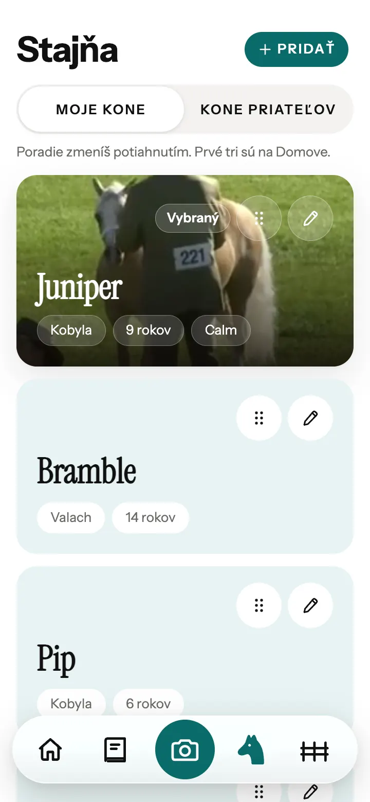 Stajňa v aplikácii Neigh: karta pre každého koňa s pohlavím a vekom.